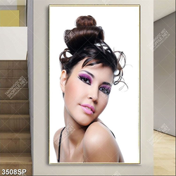 Tranh cô gái với gương mặt make up nghệ thuật