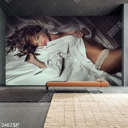 Tranh người đẹp với thân hình gợi cảm treo spa