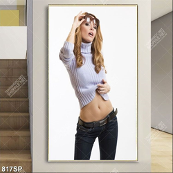 Tranh cô gái có body đẹp treo spa
