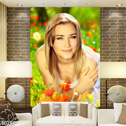 Tranh spa cô gái xinh đẹp bên cánh đồng hoa