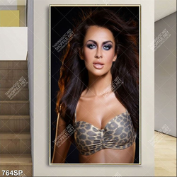 Tranh spa cô gái xinh đẹp