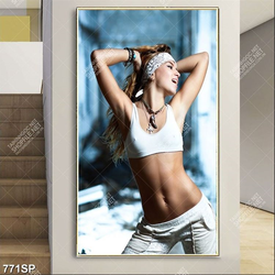 Tranh treo tường spa người đẹp với thân hình săn chắc
