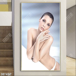 Tranh người đẹp với thân hình nuột nà