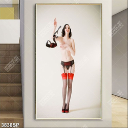 Tranh người mẫu khoe thân hình gợi cảm