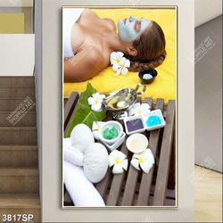 Tranh cô gái nằm đắp mặt nạ