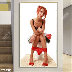 Tranh cô gái ngồi trong nhà vệ sinh