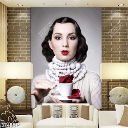 Tranh quý cô và cánh hoa hồng