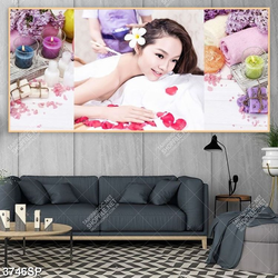 Tranh psd ca sỹ Minh Hằng nằm chăm sóc da trong spa