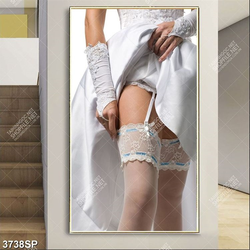 Tranh cô gái mặc váy cưới sexy