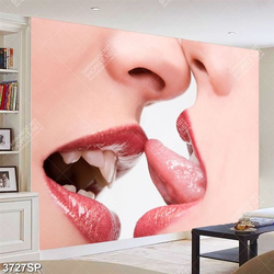 Tranh hai gương mặt cuốn lấy nhau