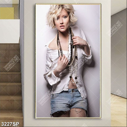 Tranh cô nàng tóc ngắn cá tính treo trang trí tường spa