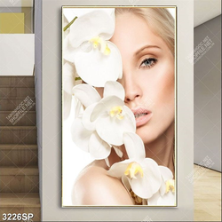 Tranh spa người đẹp bên nhành lan trắng
