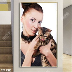 Tranh cô gái ôm chú mèo nhỏ treo tường spa