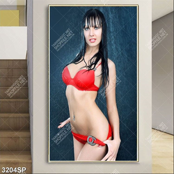 Tranh người mẫu mặc bikini đỏ gợi cảm đứng dưới mưa