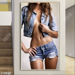 Tranh spa thân hình nóng bỏng của cô gái trẻ