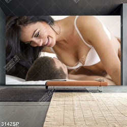 Tranh treo spa cặp đôi ôm nhau tình tứ