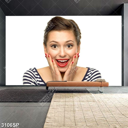 Tranh cô gái với gương mặt rạng rỡ treo tường spa