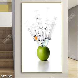 Tranh những chiếc kiêm tiêm xiên qua trái táo xanh