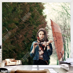 Tranh in uv cô gái trẻ cầm dù dưới trời mưa treo spa