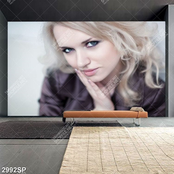 Tranh cô gái tóc vàng xinh đẹp treo tường spa