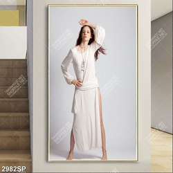 Tranh cô gái xinh đẹp mặc váy trắng treo spa