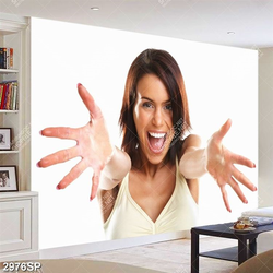 Tranh spa cô gái dang đôi tay