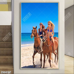 Tranh hai người đẹp cưỡi ngựa trên bãi cát treo spa