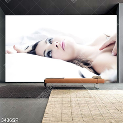 Tranh người đẹp nằm trên giường