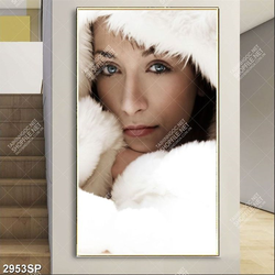 Tranh cô gái có đôi mắt xanh cuốn hút treo spa