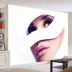 Tranh cô gái có đôi mắt hàng mi dài cong vút treo spa