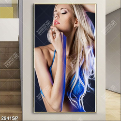 Tranh cô gái tóc vàng gợi cảm treo tường spa