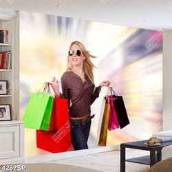 Tranh cô gái quấn băng keo trắng đỏ