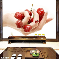 Tranh cô gái thích mua sắm