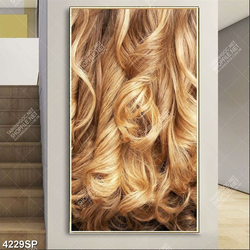 Tranh cô gái cầm kẹo trái tim đỏ