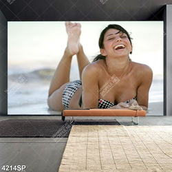 Tranh cô gái cầm bông hoa hướng dương