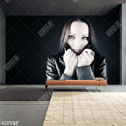 Tranh người mẫu bán khỏa thân treo spa