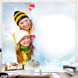 Tranh cô gái cầm bàn cân