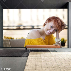 Tranh hai cô gái trẻ xinh đẹp