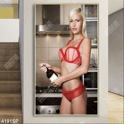 Tranh người đẹp đứng dựa bên bức tường