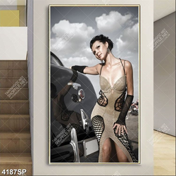 Tranh cô gái cầm kẹo trái tim đỏ