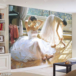 Tranh cô gái nằm làm việc trên giường