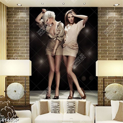 Tranh cô gái cầm bông hoa hướng dương