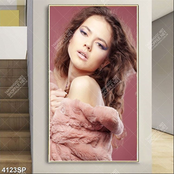 Tranh cô gái có chiếc bụng ngấn