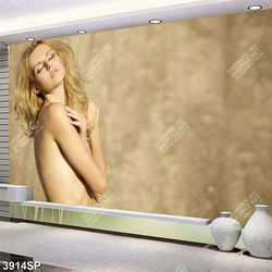 Tranh người mẫu bán khỏa thân treo spa
