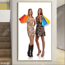 Tranh hai cô gái đi mua sắm