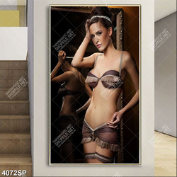 Tranh người mẫu nội y