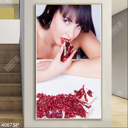 Tranh cô gái và hạt lượu đỏ