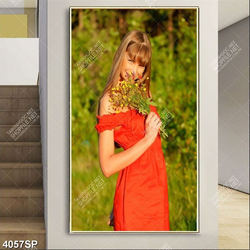 Tranh cô gái vặc váy đỏ