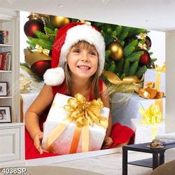 Tranh cô bé cầm hộp quà noel