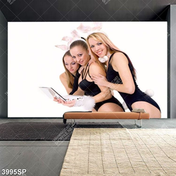 Tranh ba cô gái gợi cảm